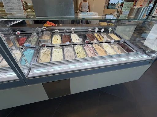 Wolfratshausen Eiscafé Roma photo 9